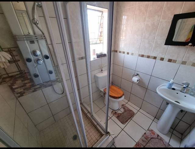 2 BEDROOM APARTMENT FOR SALE IN FLORENTIA